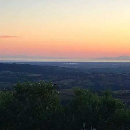 Torricelle: Tuscan Retreat With Infinity Pool And Sea View Villa Pancole