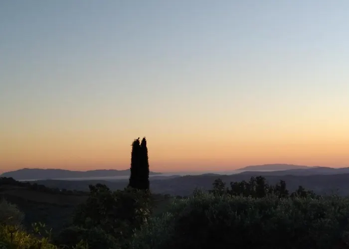Villa Podere Torricelle 69b Gr, Seaview Infinity Pool, Jacuzzi, Sauna, Exclusive With 2 Bedrooms For 4 - If Total 5 Or 6 People There Is An Independent In Main With Private Ensuite Bathroom, Kitchenette And Garden Dining Area