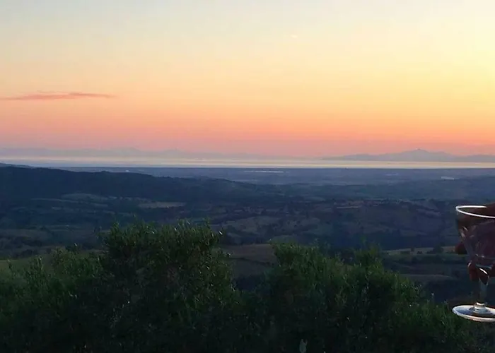 Podere Torricelle 69b Gr, Seaview Infinity Pool, Jacuzzi, Sauna, Exclusive With 2 Bedrooms For 4 - If Total 5 Or 6 People There Is An Independent In Main With Private Ensuite Bathroom, Kitchenette And Garden Dining Area Villa Pancole